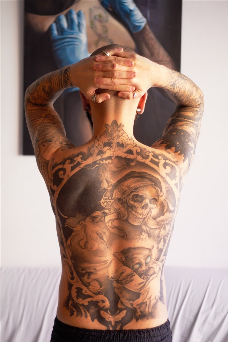 tatouages dos masculin
