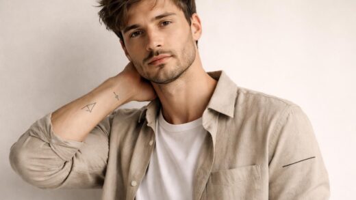 découvrez des idées de tatouages homme simples pour un style intemporel et élégant. inspirez-vous de designs épurés qui mettent en valeur votre personnalité avec discrétion.