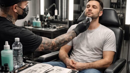 découvrez nos conseils pour bien vous préparer avant de vous faire tatouer à menton et vivre une expérience sereine chez votre tatoueur.